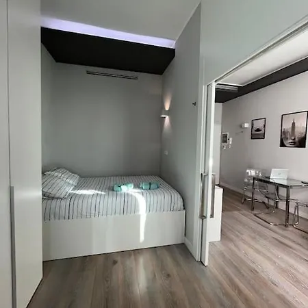 Victory House Apartment *